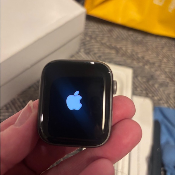 Apple iWatch 4 Black Cellular - Picture 6 of 8